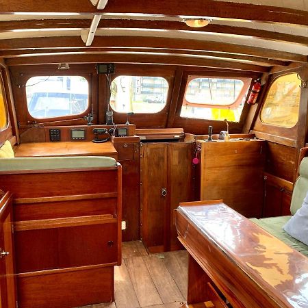 Port Deauville Yacht Vintage Exterior photo