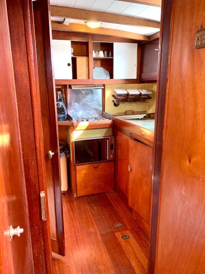 Port Deauville Yacht Vintage Exterior photo