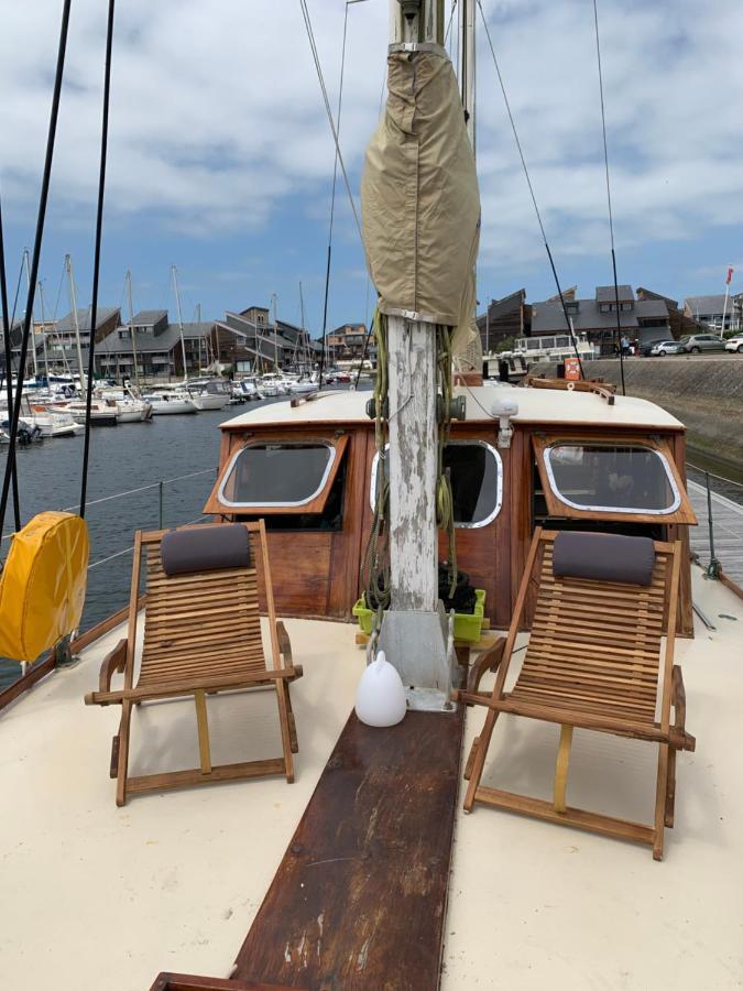 Port Deauville Yacht Vintage Exterior photo